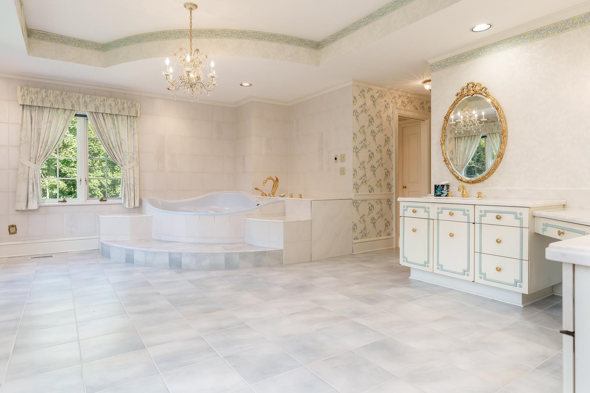 Rockford, Illinois 61107, United States, 4 Bedrooms Bedrooms, ,5 BathroomsBathrooms,Residential,Active,219731