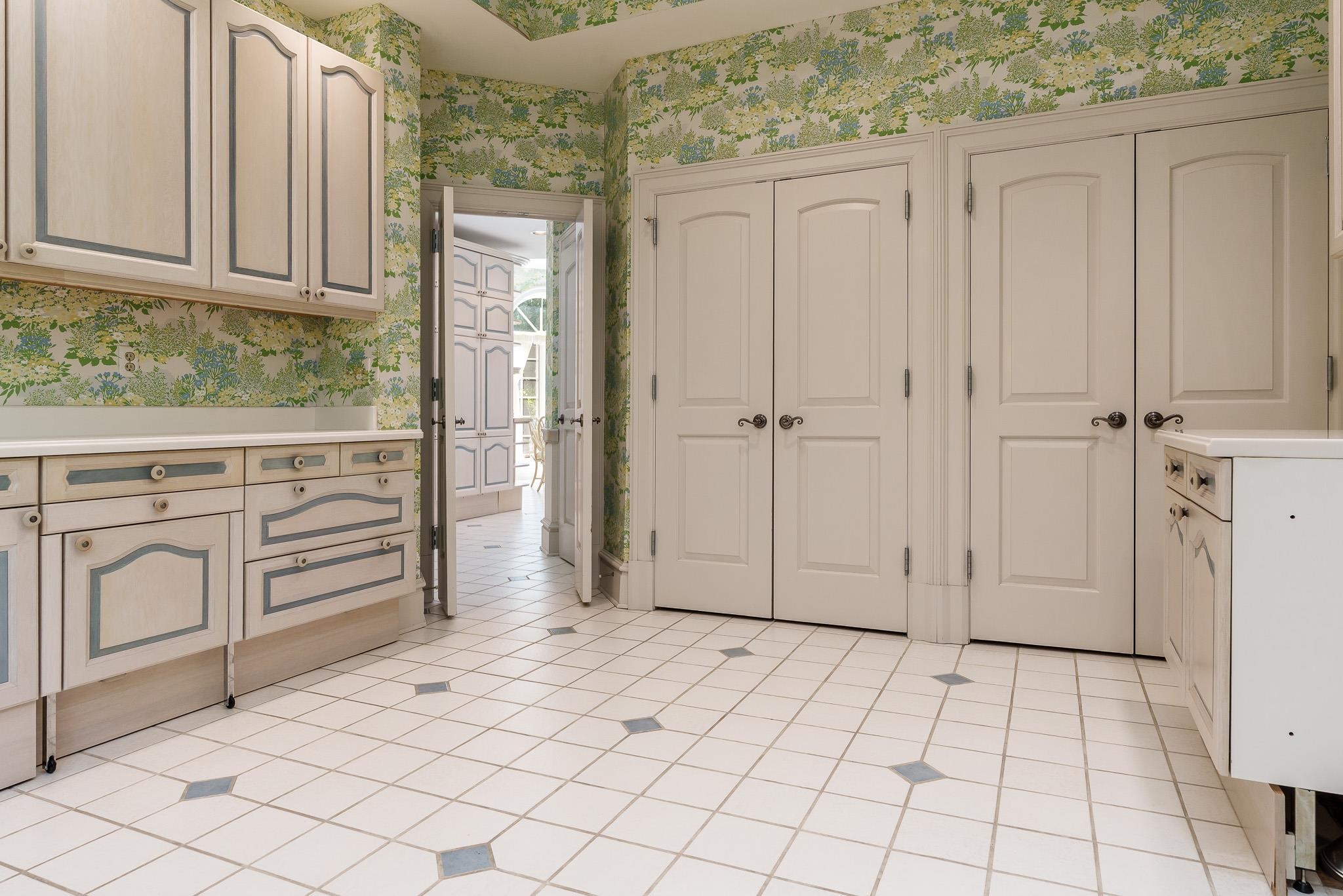 Rockford, Illinois 61107, United States, 4 Bedrooms Bedrooms, ,5 BathroomsBathrooms,Residential,Active,219731