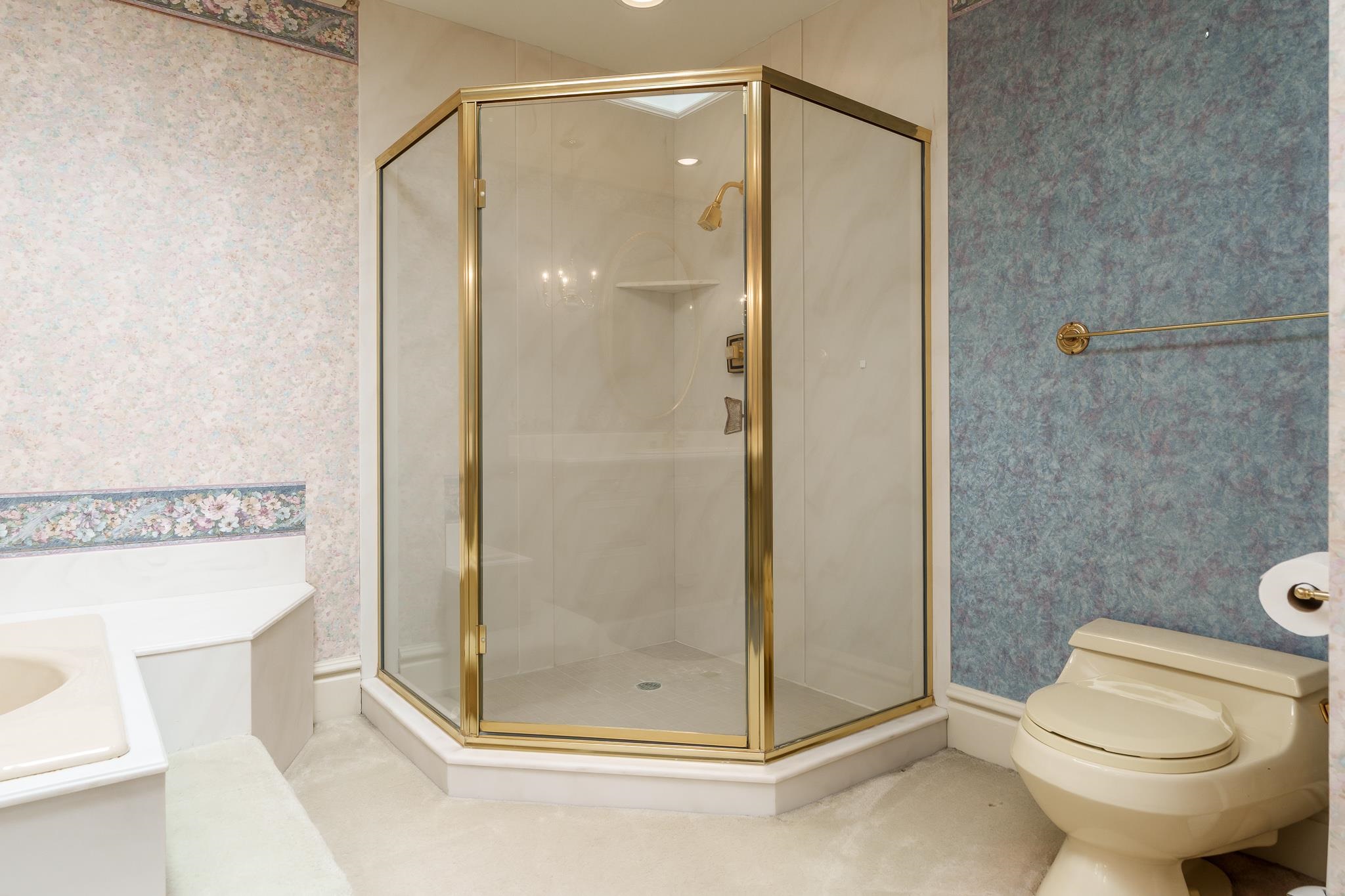 Rockford, Illinois 61107, United States, 4 Bedrooms Bedrooms, ,5 BathroomsBathrooms,Residential,Active,219731