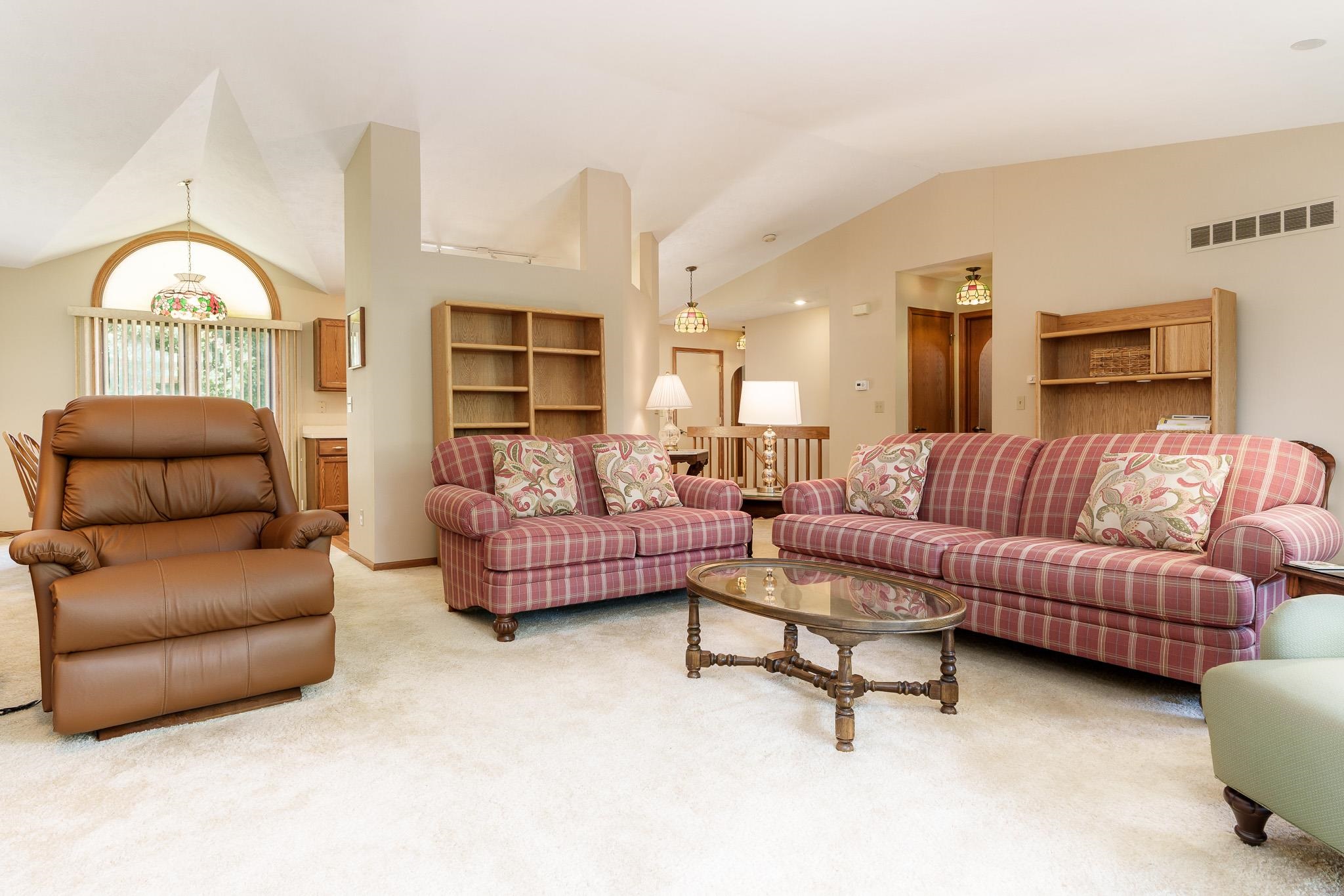 Loves Park, Illinois 61111, United States, 3 Bedrooms Bedrooms, ,3 BathroomsBathrooms,Residential,Pending,197592