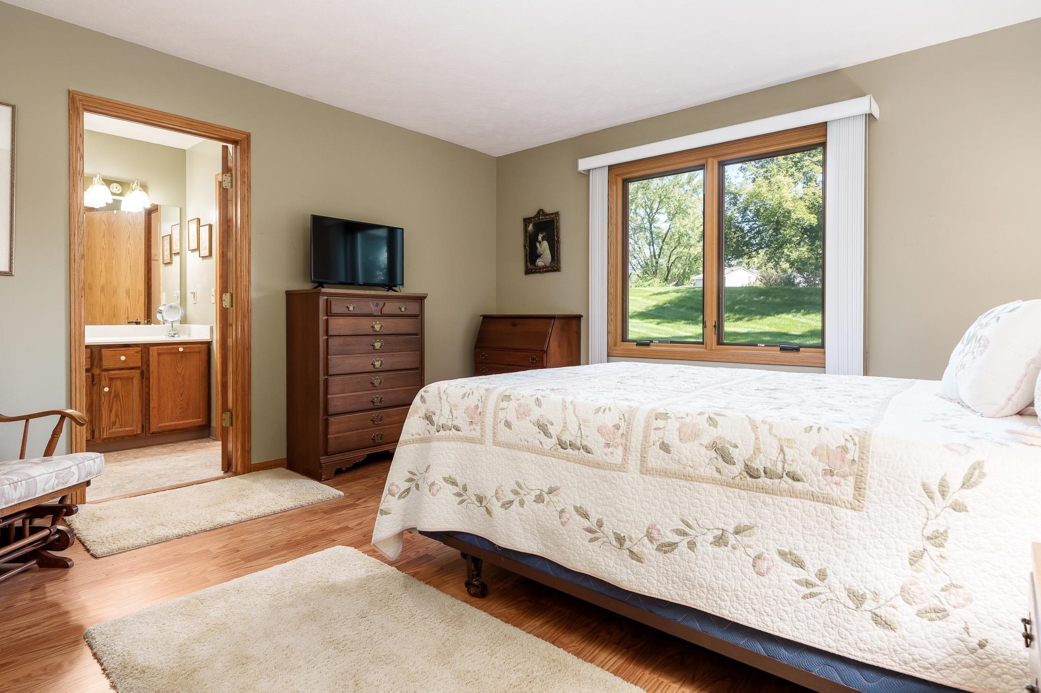 Loves Park, Illinois 61111, United States, 3 Bedrooms Bedrooms, ,3 BathroomsBathrooms,Residential,Pending,197592