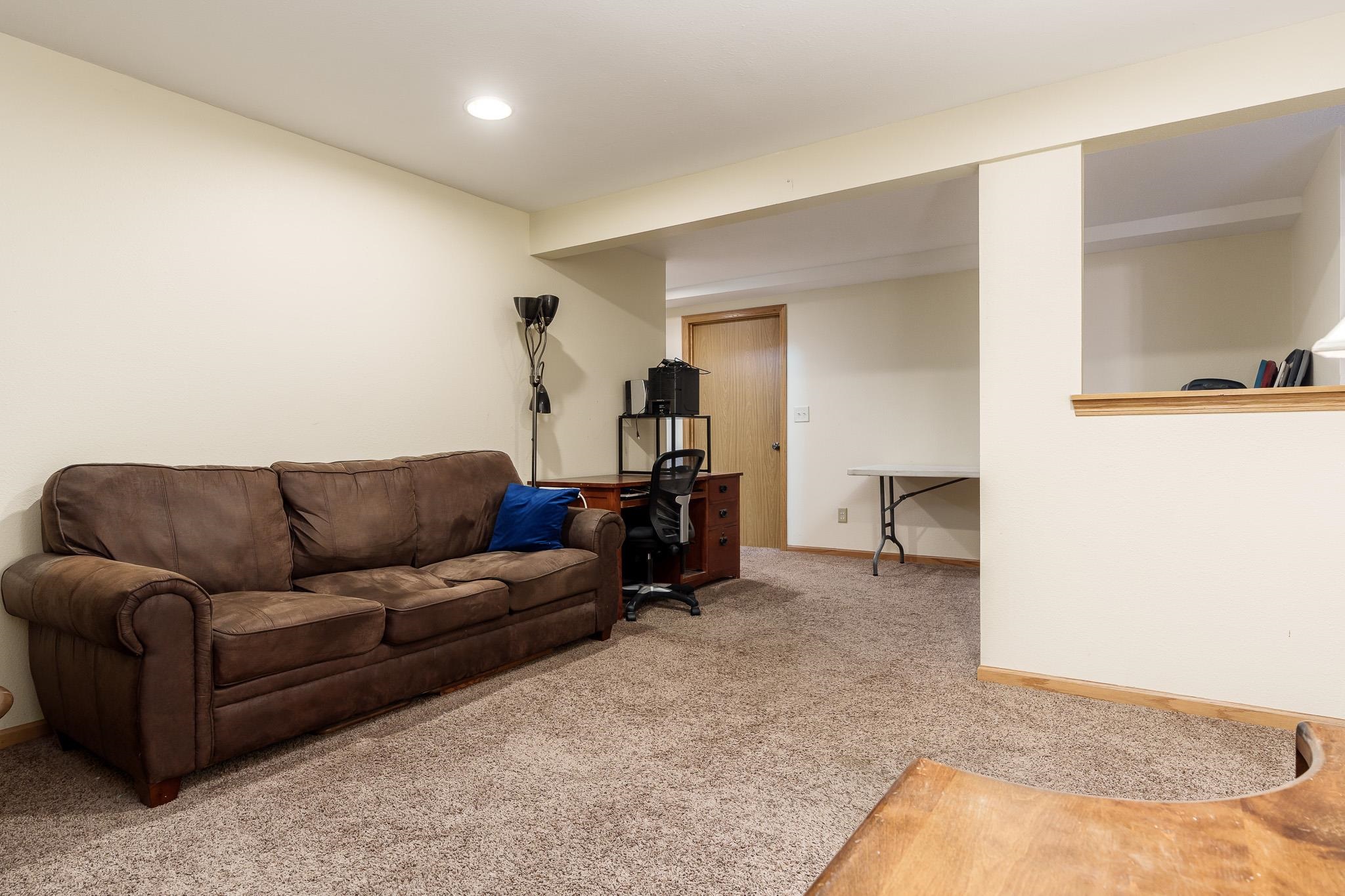 Loves Park, Illinois 61111, United States, 3 Bedrooms Bedrooms, ,3 BathroomsBathrooms,Residential,Pending,197592