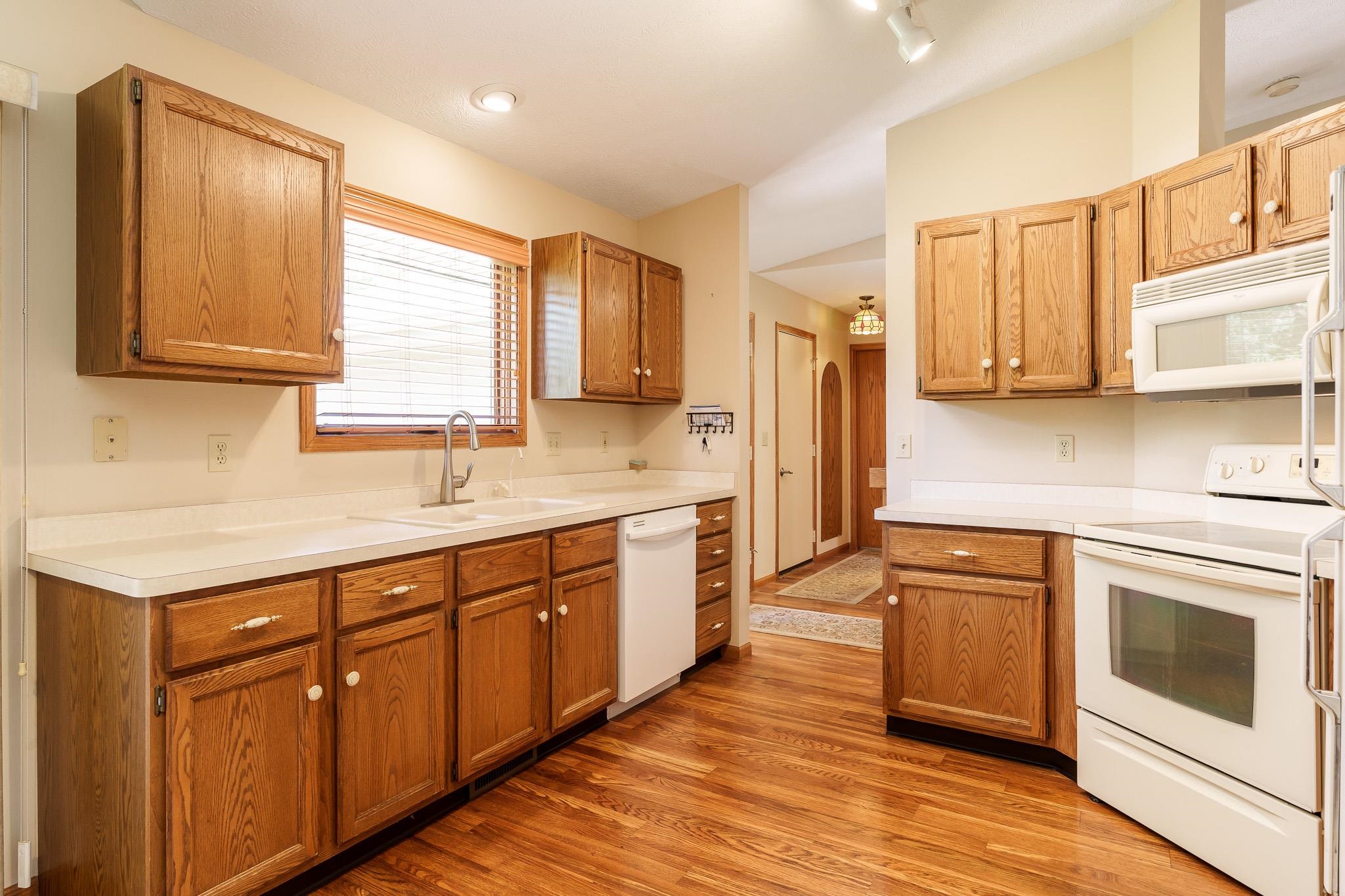 Loves Park, Illinois 61111, United States, 3 Bedrooms Bedrooms, ,3 BathroomsBathrooms,Residential,Pending,197592