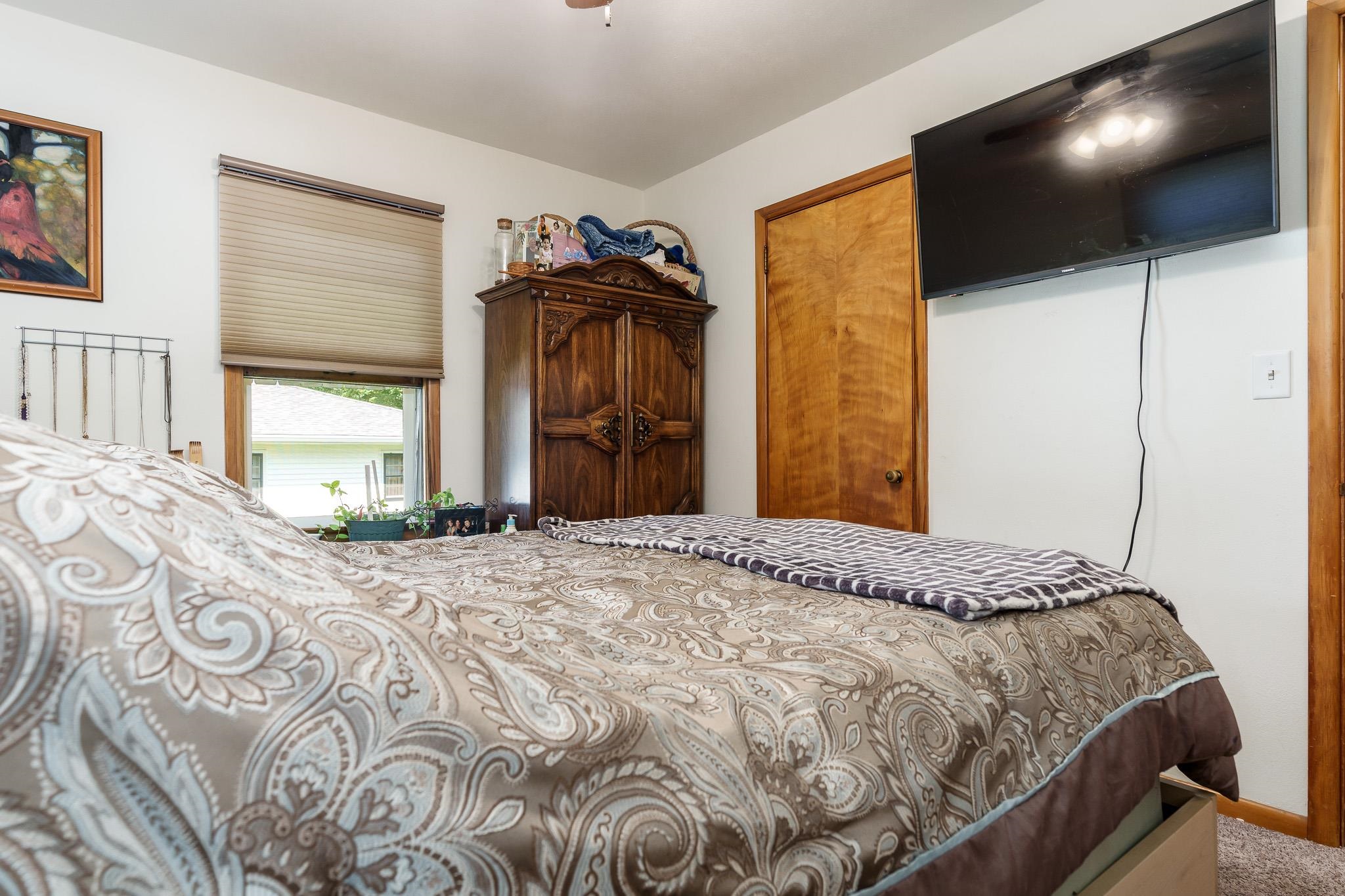 Rockford, Illinois 61107, United States, 2 Bedrooms Bedrooms, ,1 BathroomBathrooms,Residential,Pending,51344