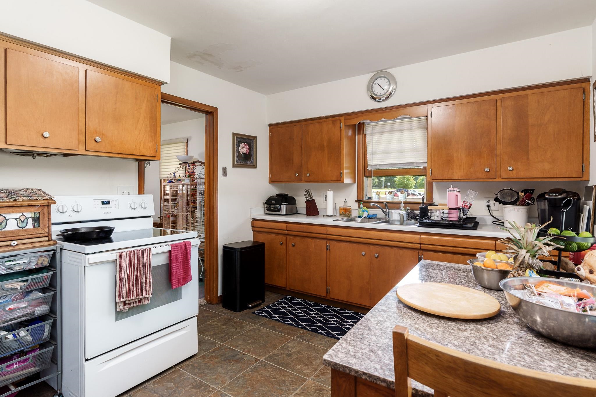 Rockford, Illinois 61107, United States, 2 Bedrooms Bedrooms, ,1 BathroomBathrooms,Residential,Pending,51344