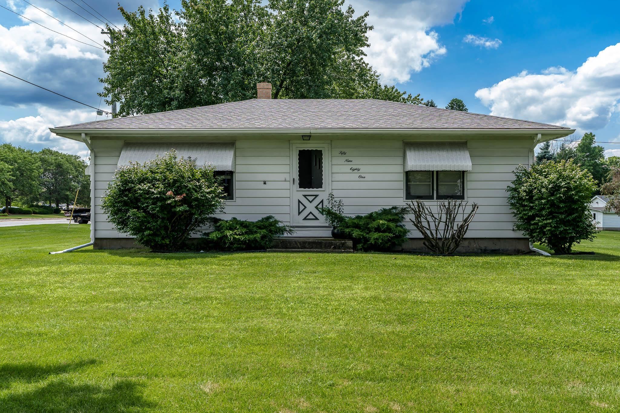 Rockford, Illinois 61107, United States, 2 Bedrooms Bedrooms, ,1 BathroomBathrooms,Residential,Pending,51344