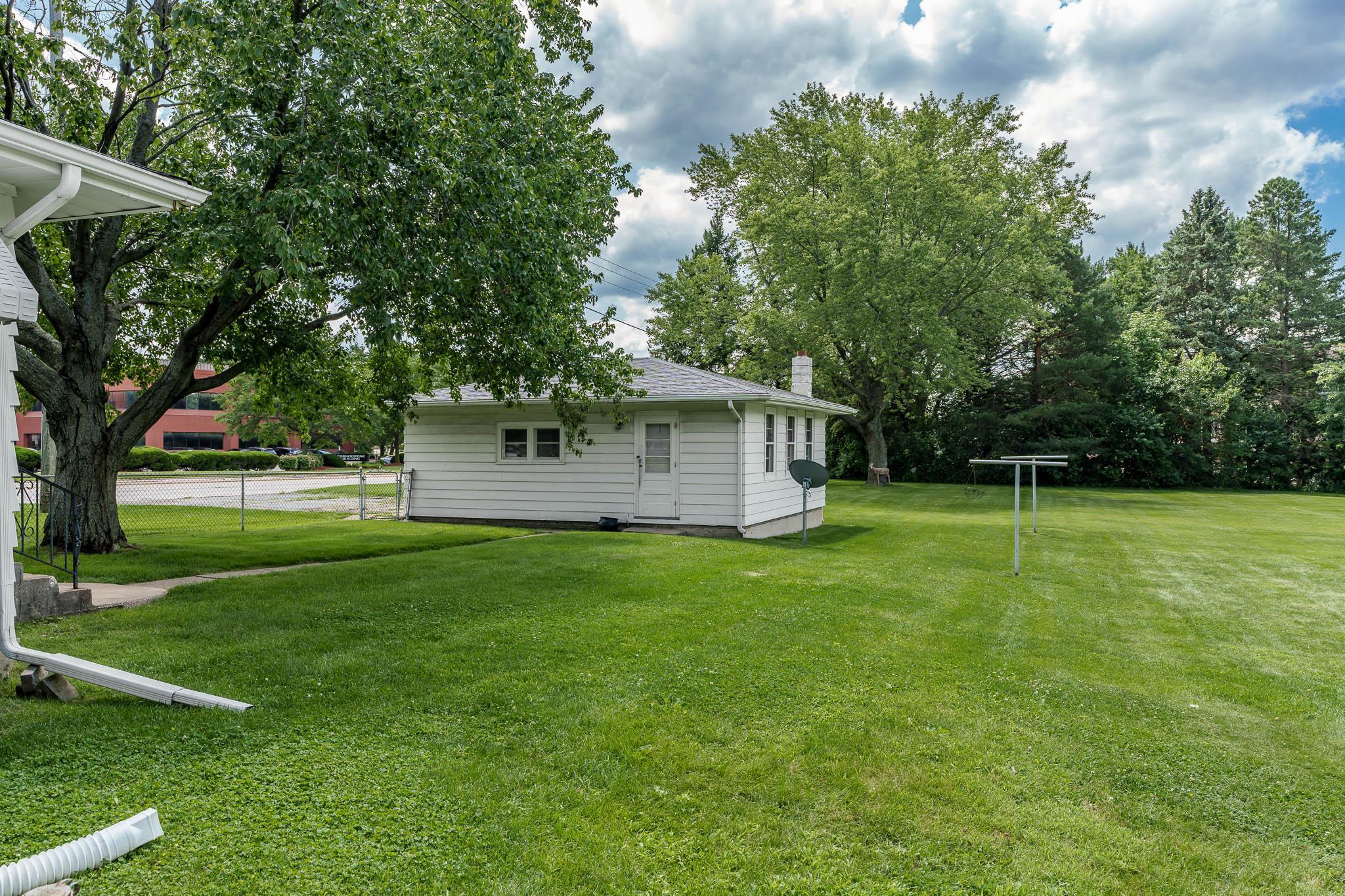 Rockford, Illinois 61107, United States, 2 Bedrooms Bedrooms, ,1 BathroomBathrooms,Residential,Pending,51344