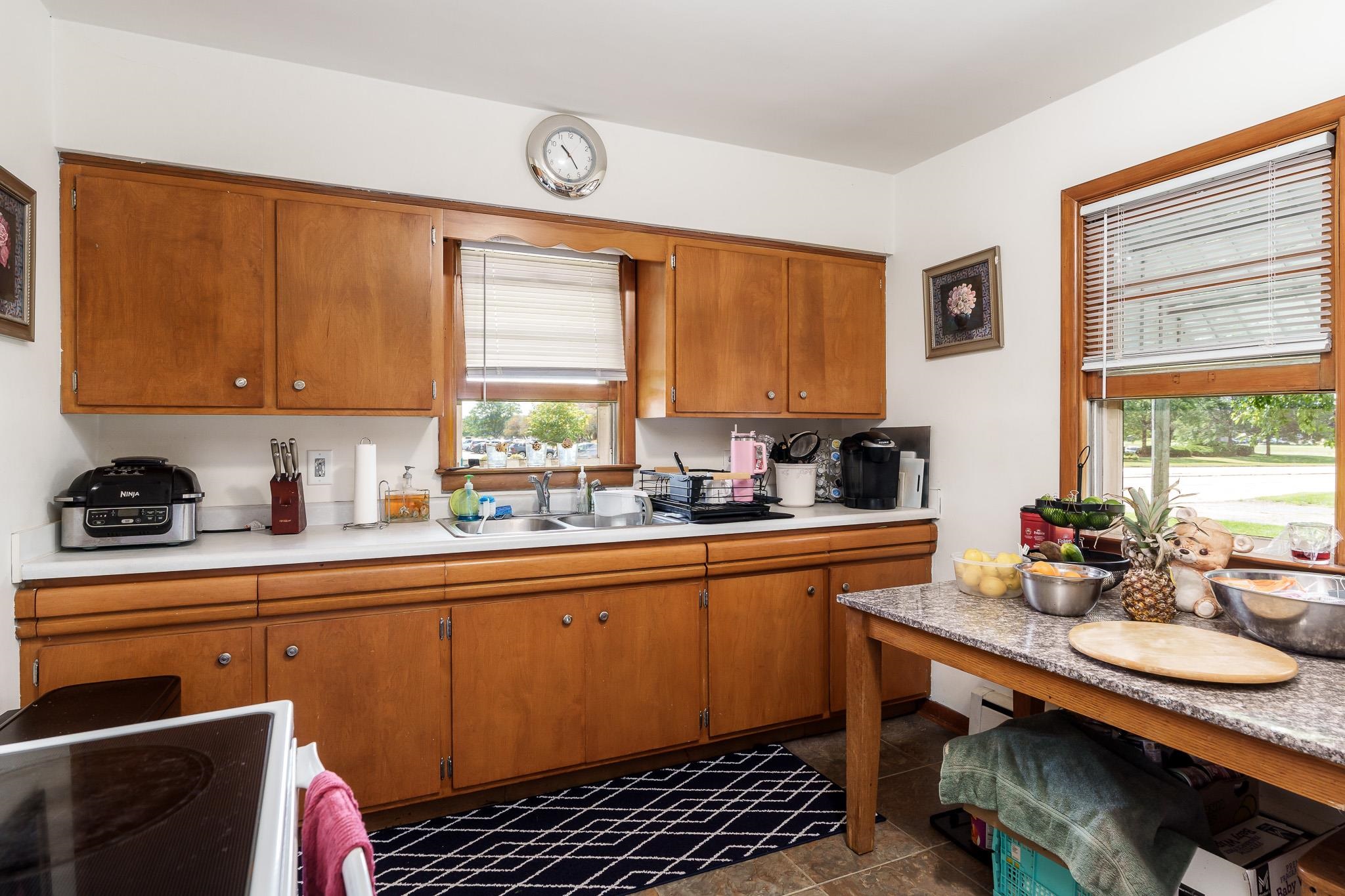 Rockford, Illinois 61107, United States, 2 Bedrooms Bedrooms, ,1 BathroomBathrooms,Residential,Pending,51344