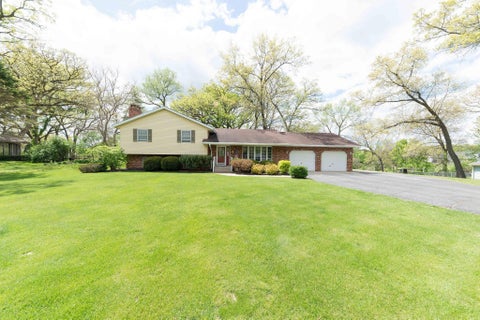 Homes For Sale - 10594 Grover Oaks Road<br/> ROSCOE, IL 61073