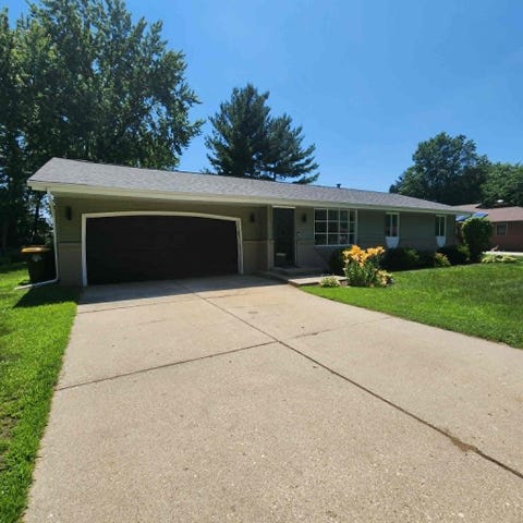 Homes For Sale - 4619 Apollo Drive<br/> MACHESNEY PARK, IL 61115
