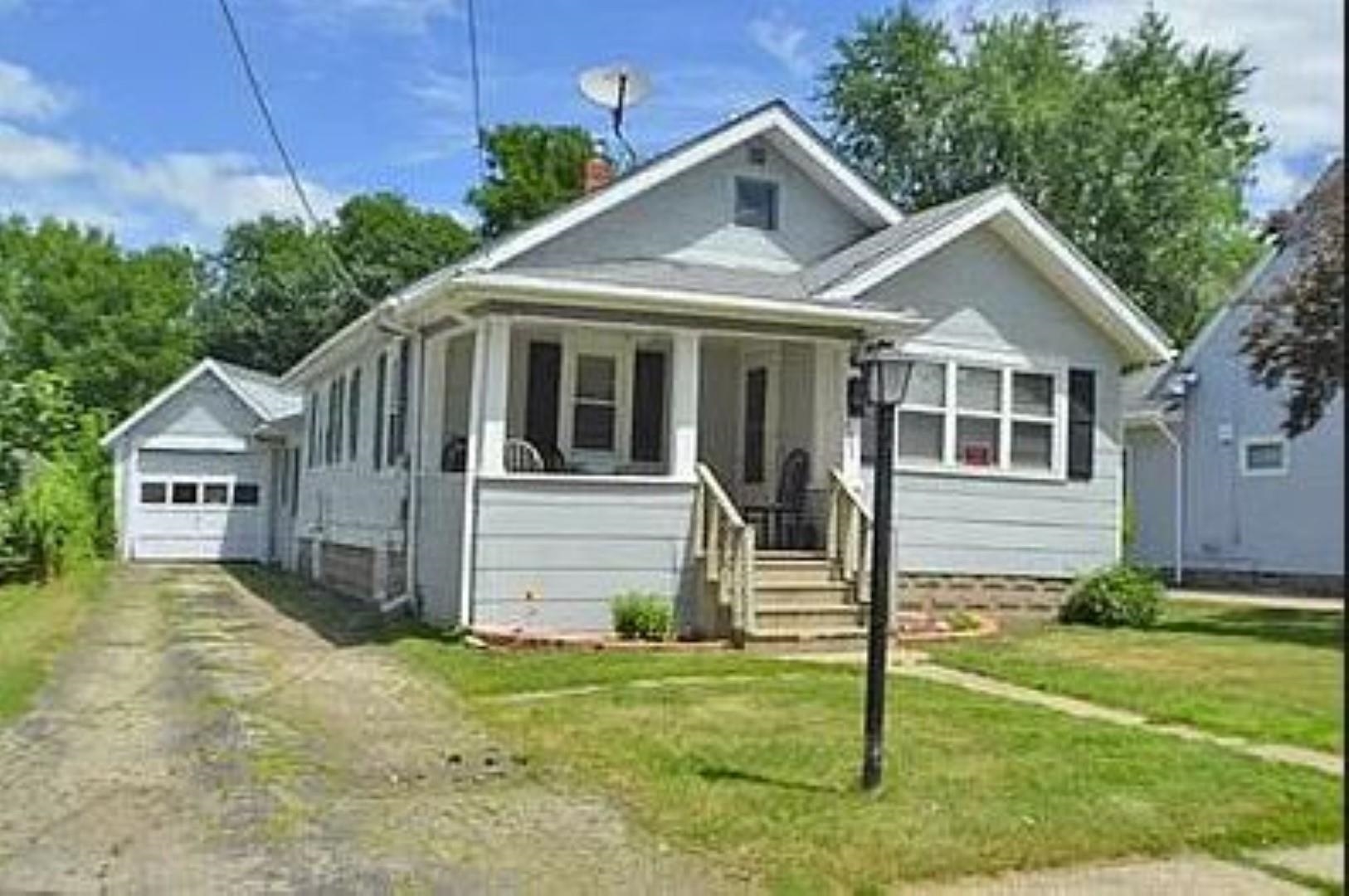 Rockford, Illinois 61101, United States, 2 Bedrooms Bedrooms, ,1 BathroomBathrooms,Residential,Pending,64858