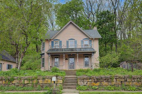 Homes For Sale - 748 Dewey Avenue<br/> Jo Daviess County, GALENA, IL 61036