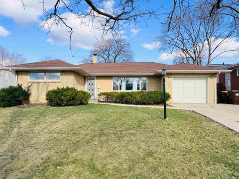 Homes For Sale - 908 Woodland Drive<br/> ROCKFORD, IL 61108