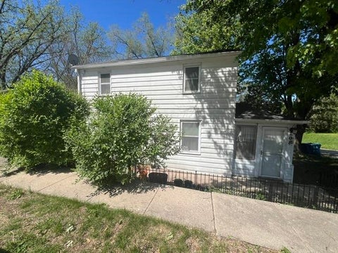 Homes For Sale - 208 N Carroll Street<br/> Carroll County, MOUNT CARROLL, IL 61053