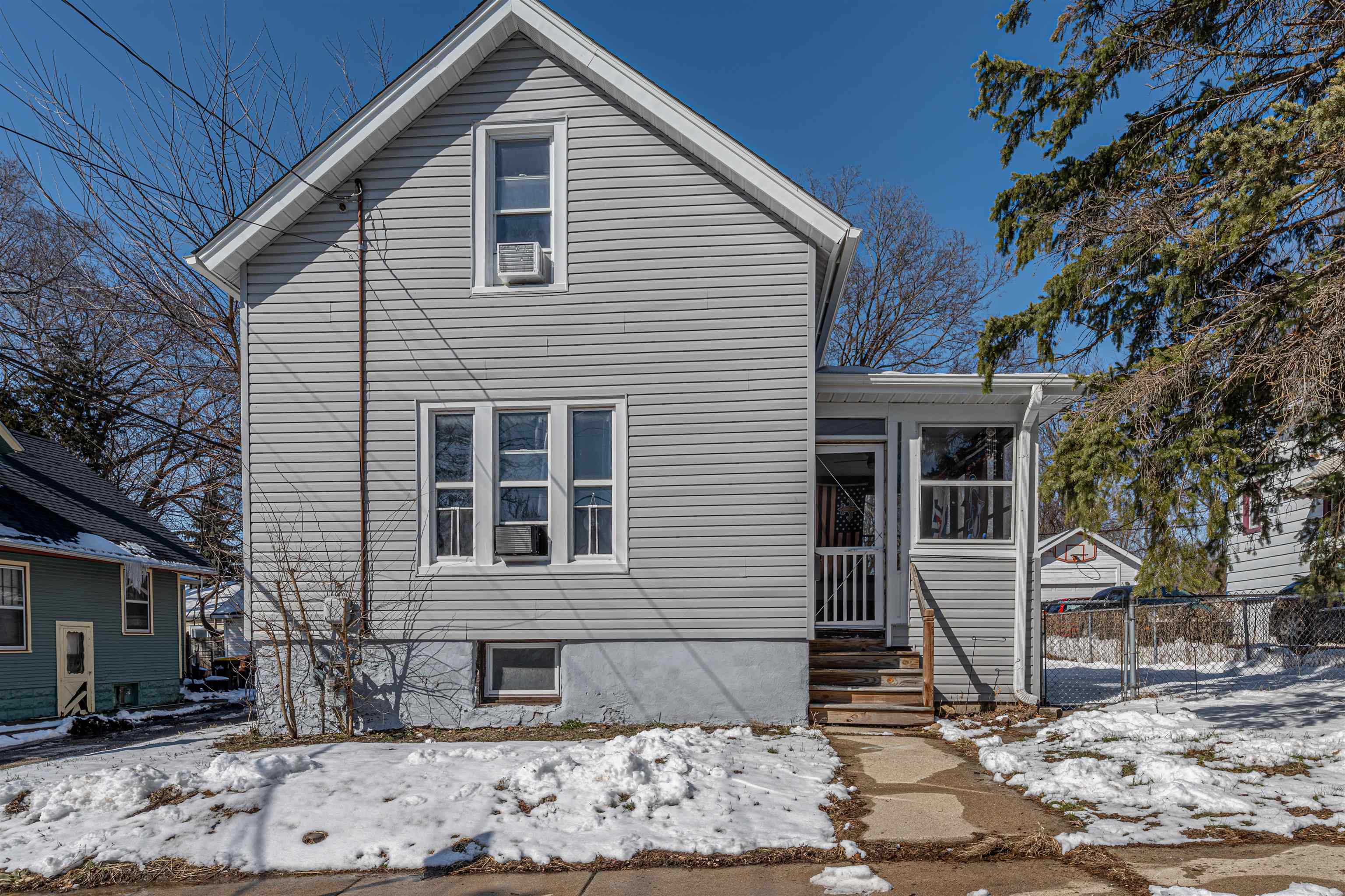 Photo 1 of 15 — 1328 Revell Avenue, ROCKFORD, IL 61107