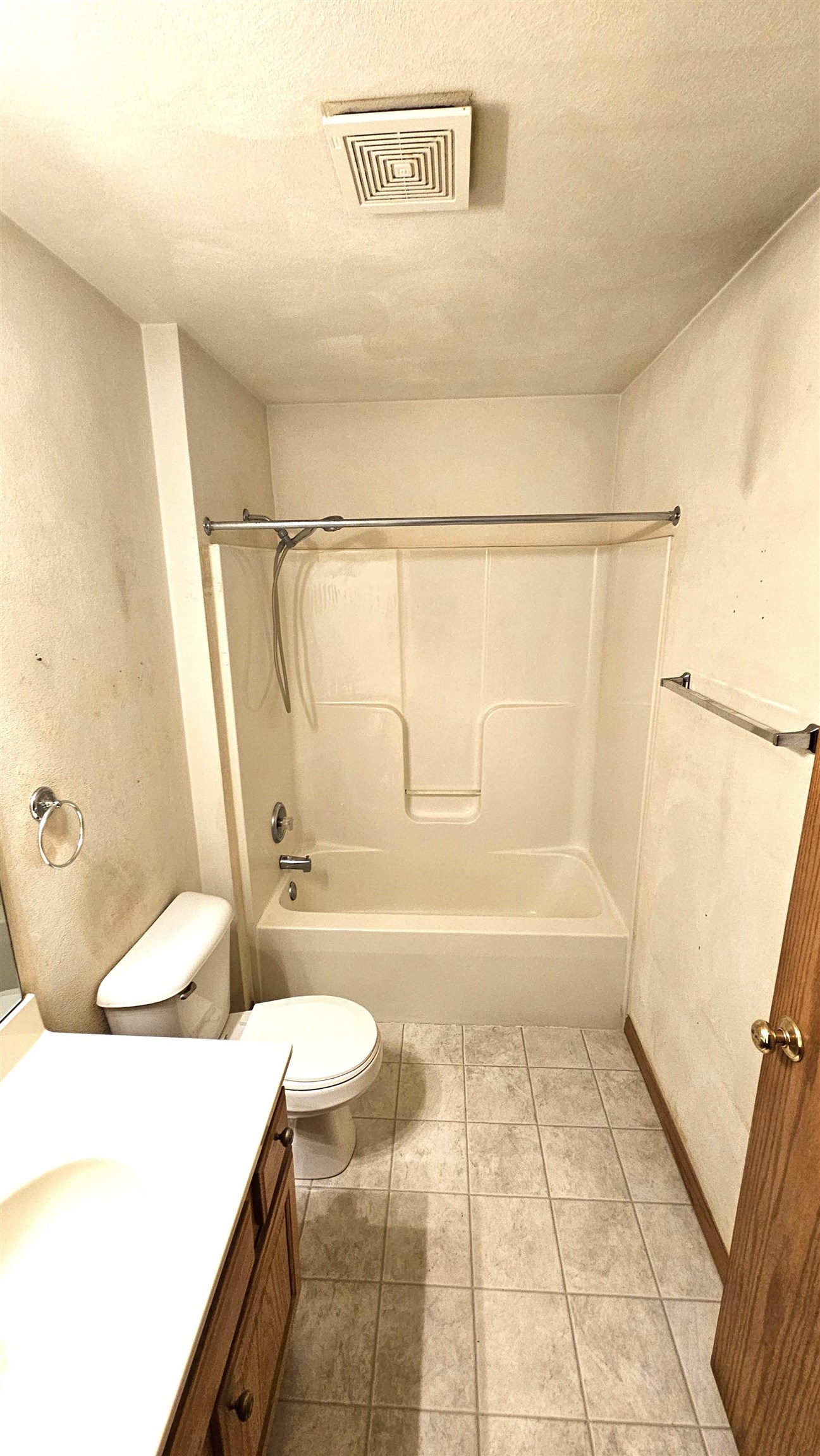 Rockford, Illinois 61107, United States, 2 Bedrooms Bedrooms, ,2 BathroomsBathrooms,Residential,Pending,76758