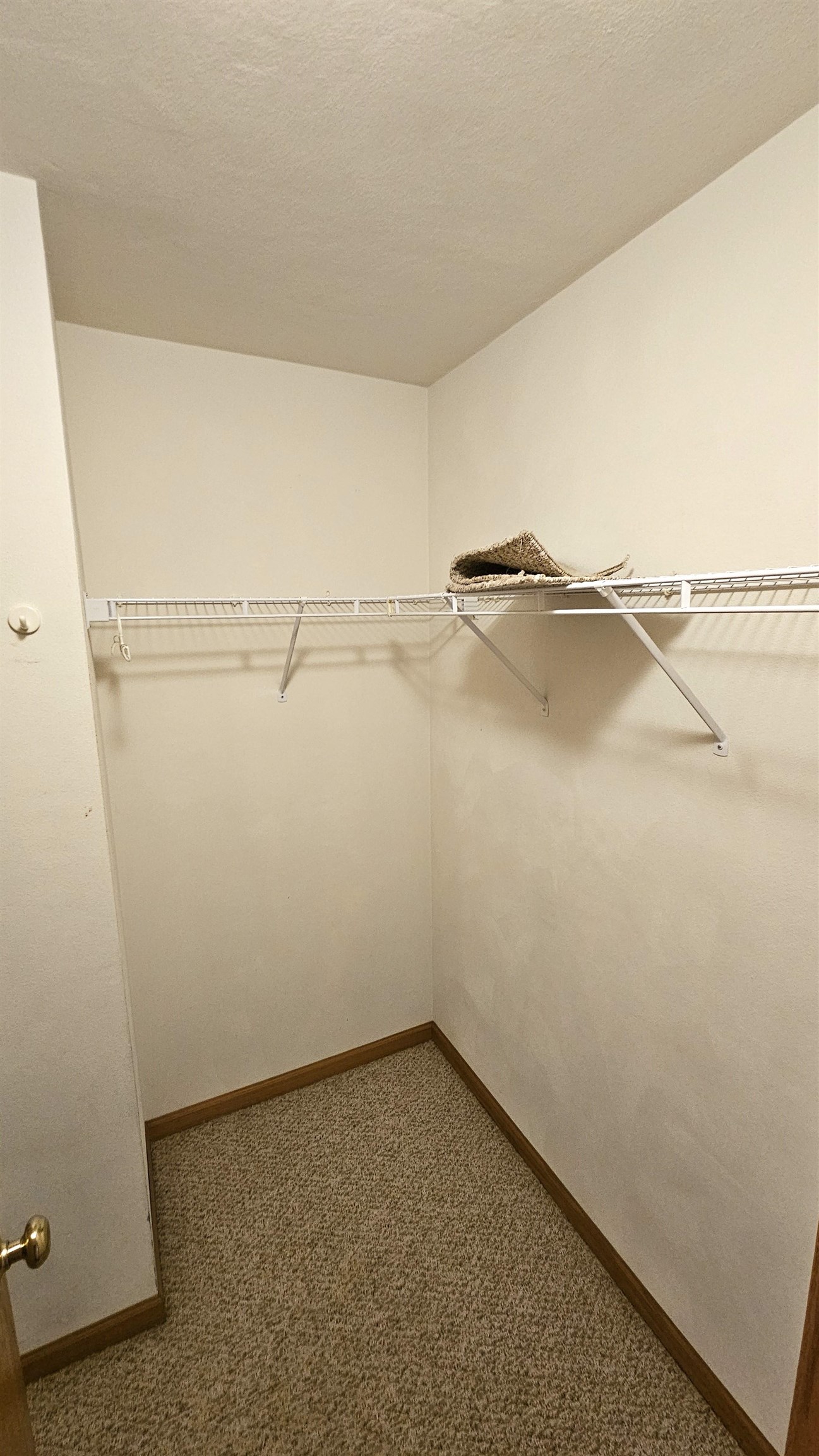 Rockford, Illinois 61107, United States, 2 Bedrooms Bedrooms, ,2 BathroomsBathrooms,Residential,Pending,76758