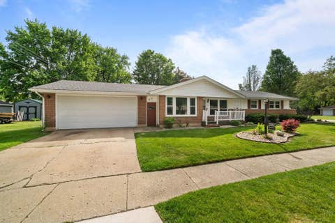 Homes For Sale - 2227 Exeter Avenue<br/> LOVES PARK, IL 61111