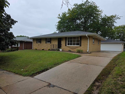 Homes For Sale - 2905 Concordia Drive<br/> ROCKFORD, IL 61109