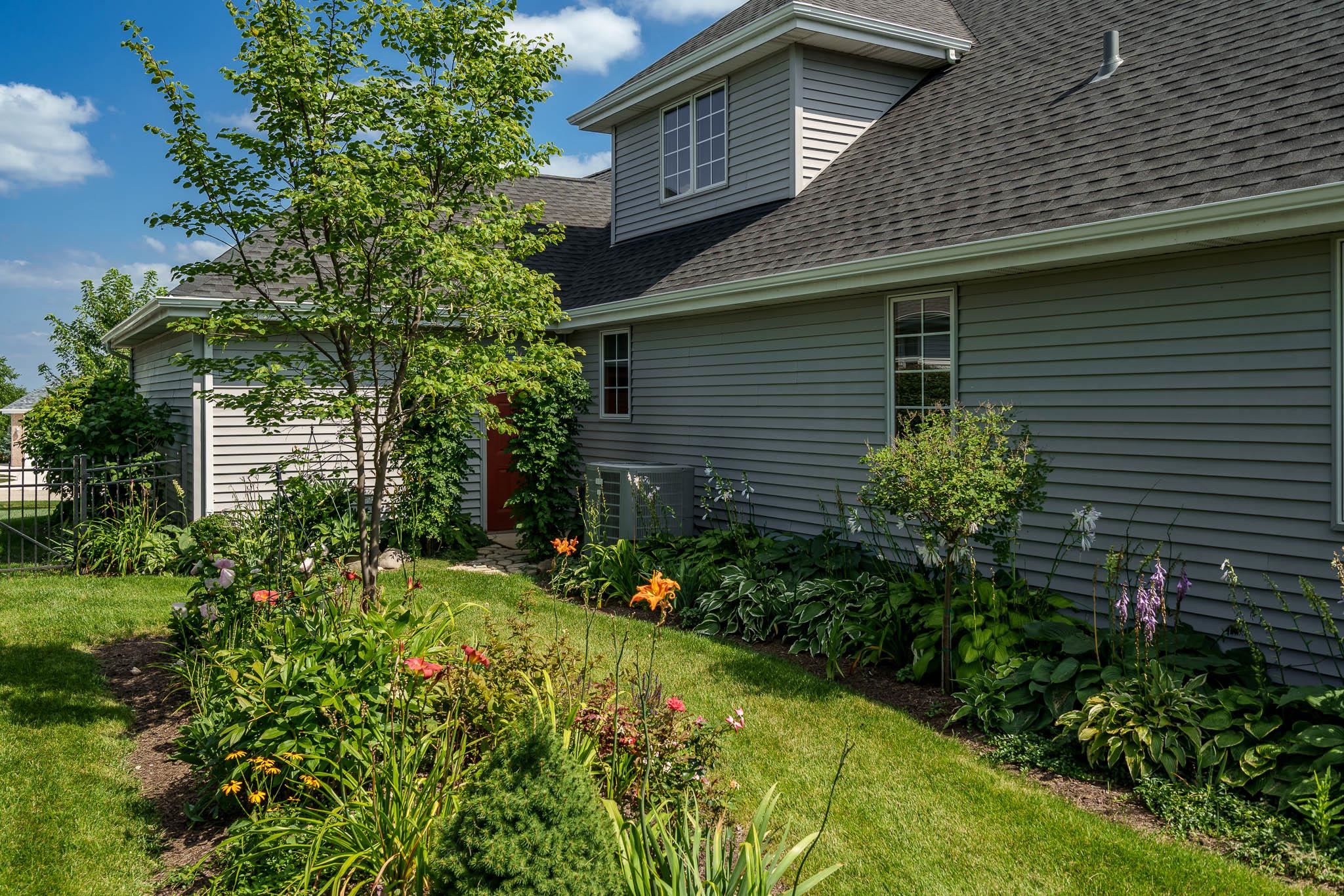 Loves Park, Illinois 61111, United States, 5 Bedrooms Bedrooms, ,4 BathroomsBathrooms,Residential,Active,194208