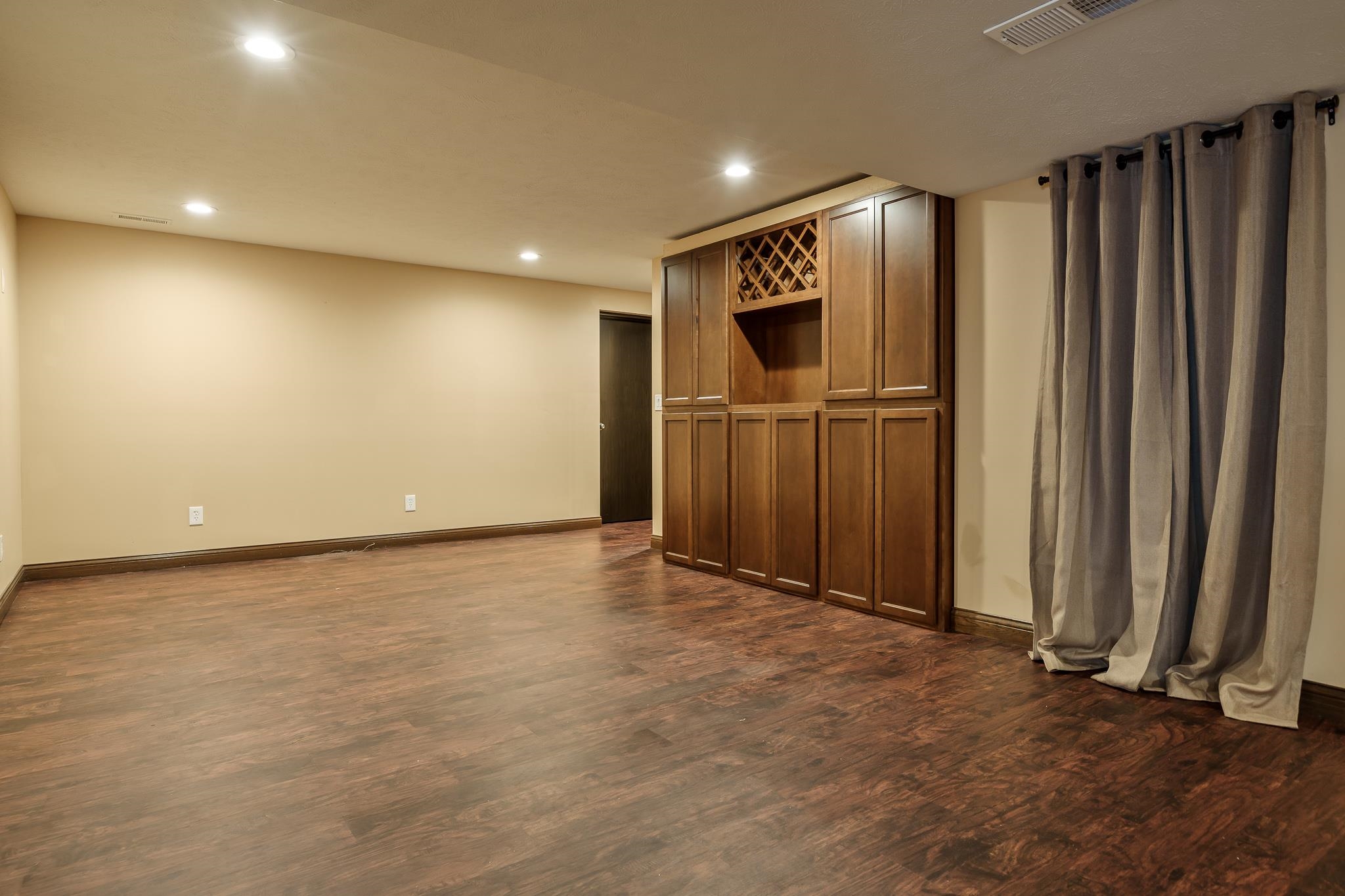 Loves Park, Illinois 61111, United States, 5 Bedrooms Bedrooms, ,4 BathroomsBathrooms,Residential,Active,194208