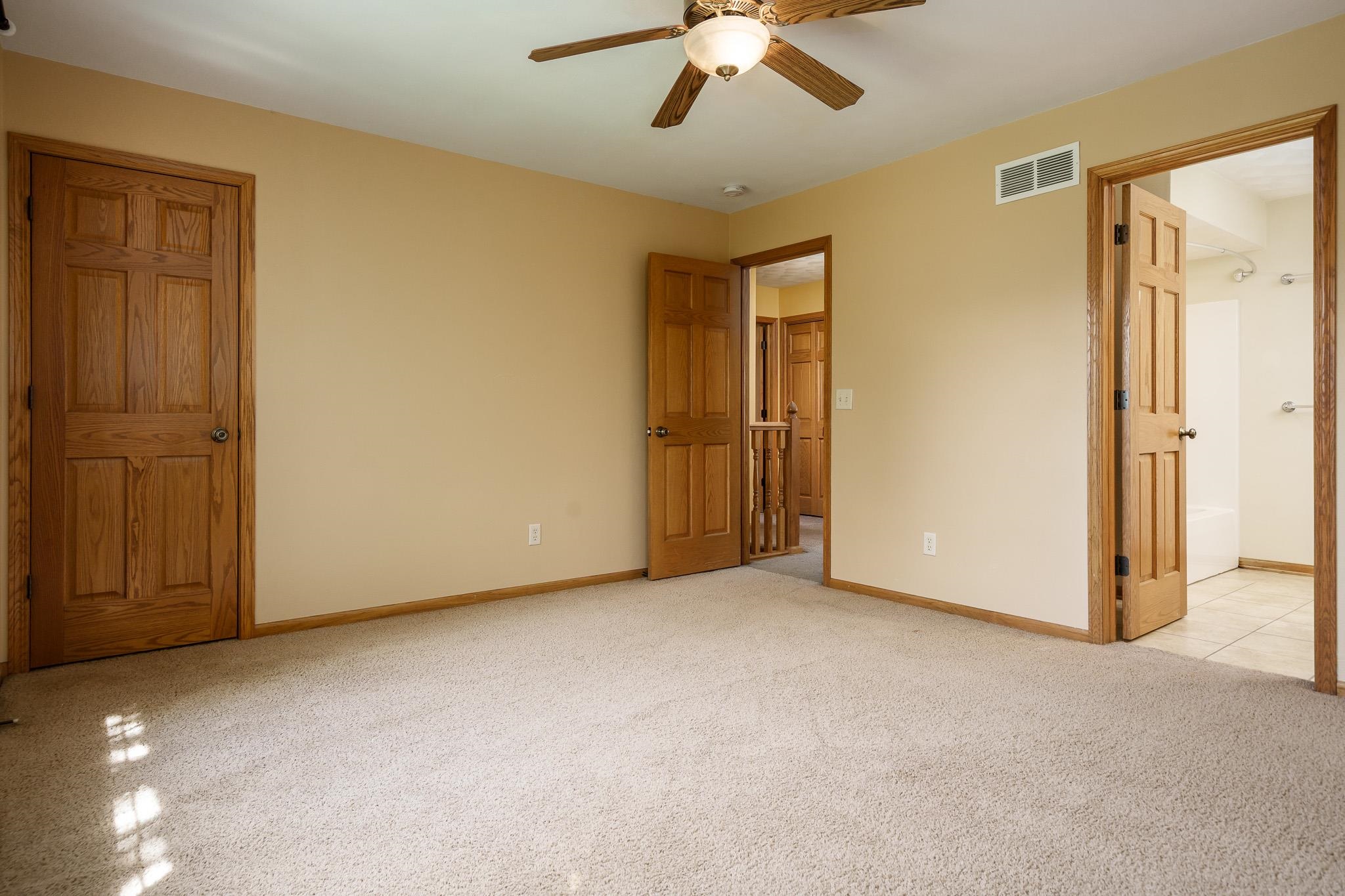 Loves Park, Illinois 61111, United States, 5 Bedrooms Bedrooms, ,4 BathroomsBathrooms,Residential,Active,194208