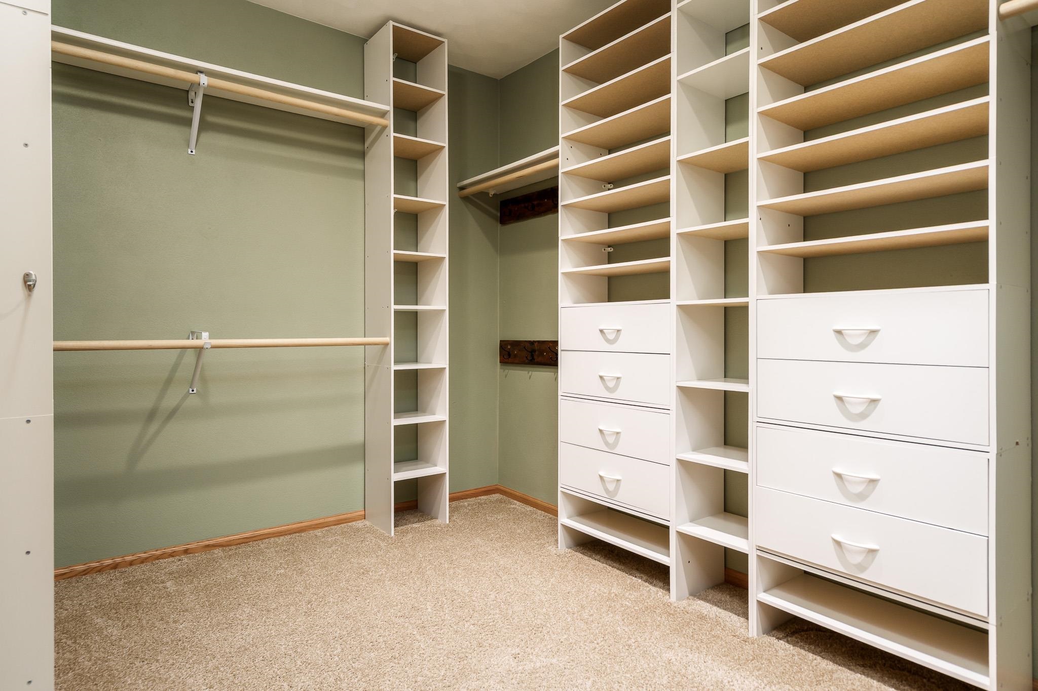 Loves Park, Illinois 61111, United States, 5 Bedrooms Bedrooms, ,4 BathroomsBathrooms,Residential,Active,194208