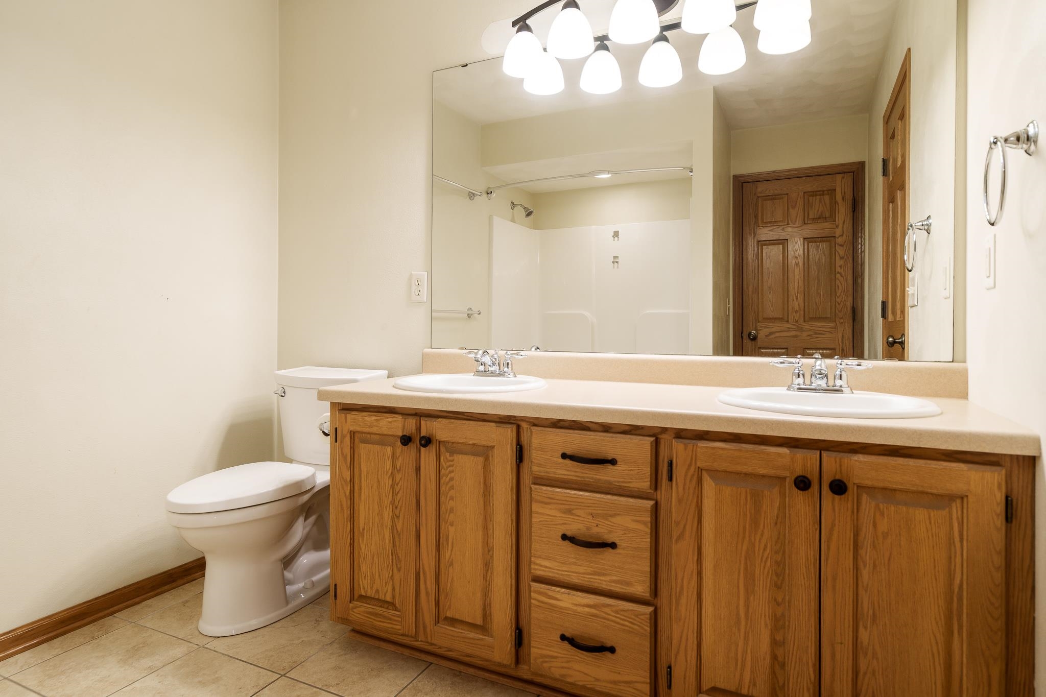 Loves Park, Illinois 61111, United States, 5 Bedrooms Bedrooms, ,4 BathroomsBathrooms,Residential,Active,194208