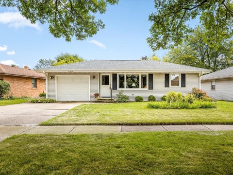 Homes For Sale - 4015 Pleasant Valley Boulevard<br/> ROCKFORD, IL 61114
