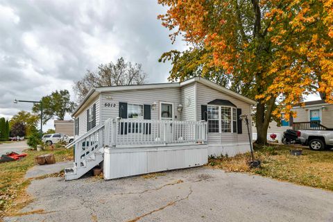 Mobile Home For Sale - 5012 Sandstone Drive<br/> LOVES PARK, IL 61111