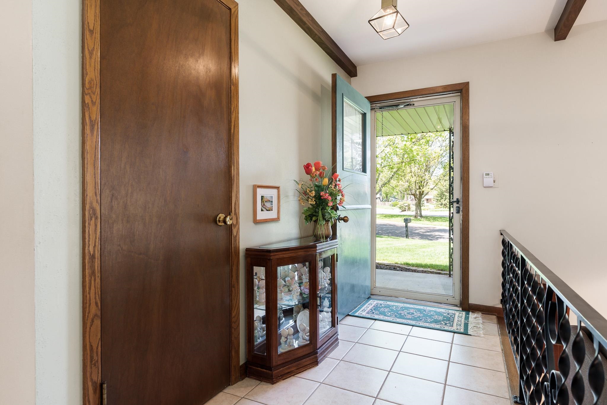 Rockford, Illinois 61114, United States, 3 Bedrooms Bedrooms, ,2 BathroomsBathrooms,Residential,Pending,58899