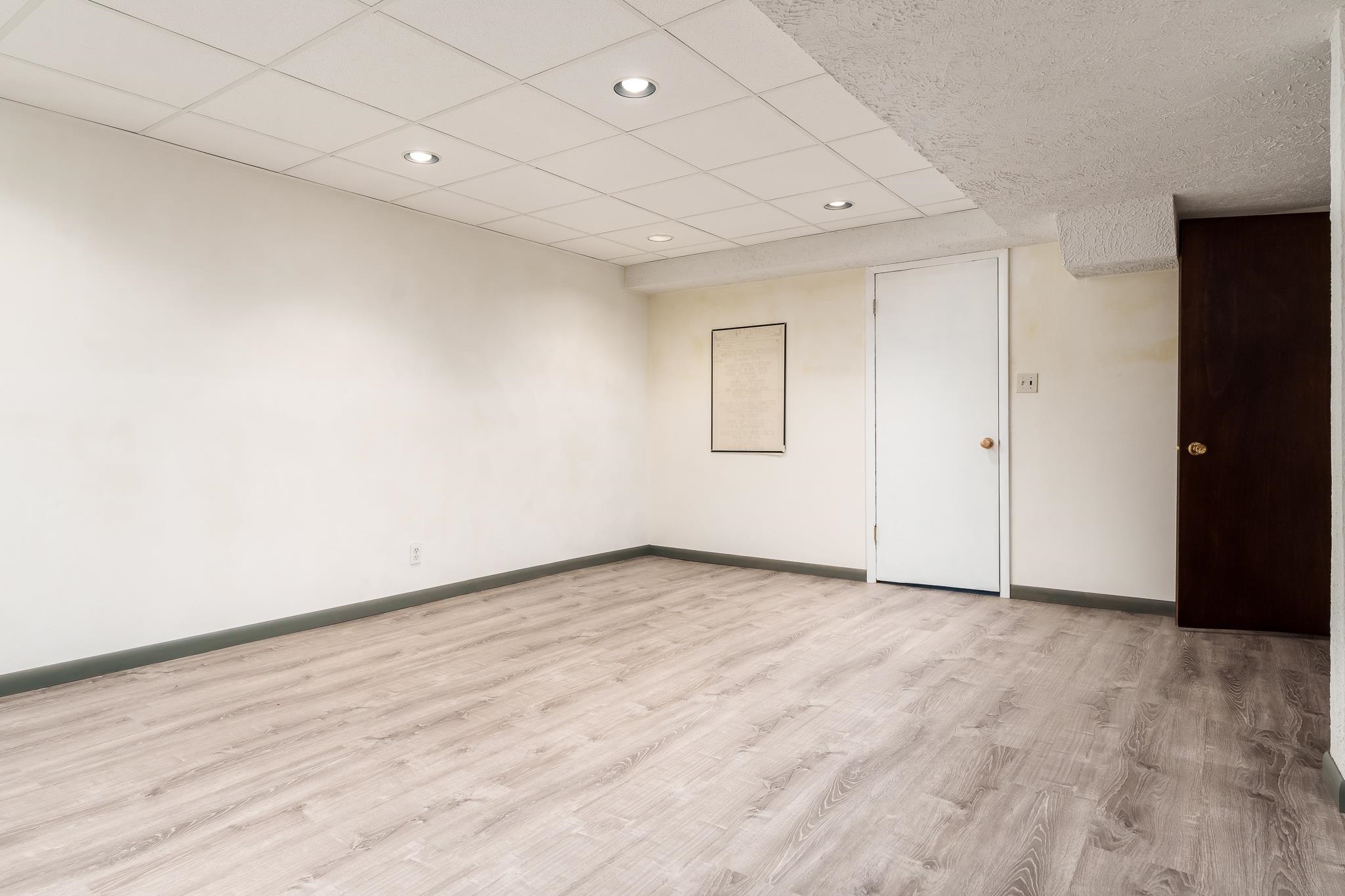 Rockford, Illinois 61114, United States, 3 Bedrooms Bedrooms, ,2 BathroomsBathrooms,Residential,Pending,58899