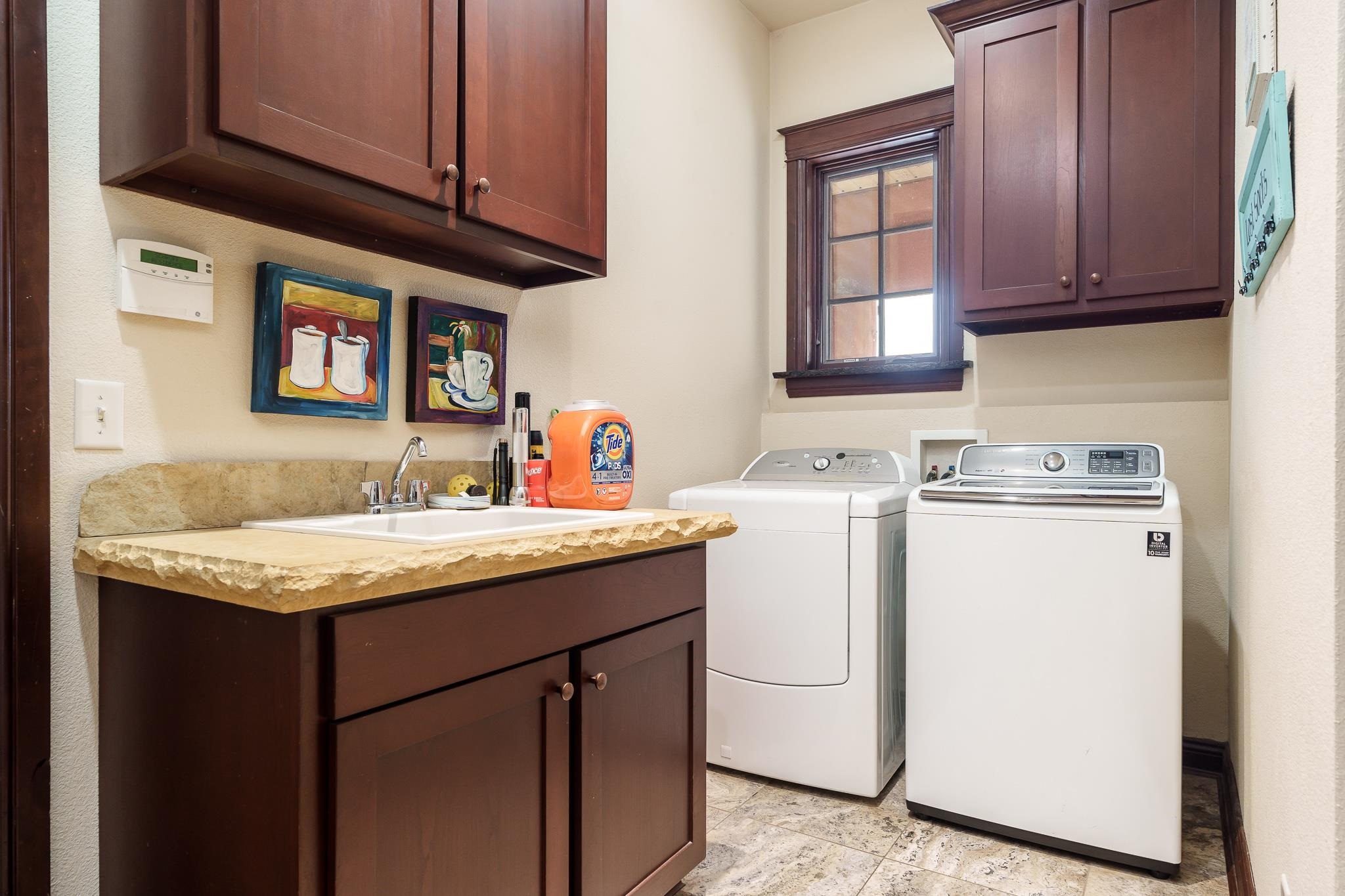 Rockford, Illinois 61102, United States, 4 Bedrooms Bedrooms, ,5 BathroomsBathrooms,Residential,Active,77147