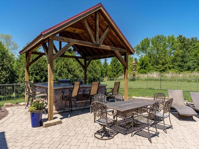 Rockford, Illinois 61102, United States, 4 Bedrooms Bedrooms, ,5 BathroomsBathrooms,Residential,Active,77147