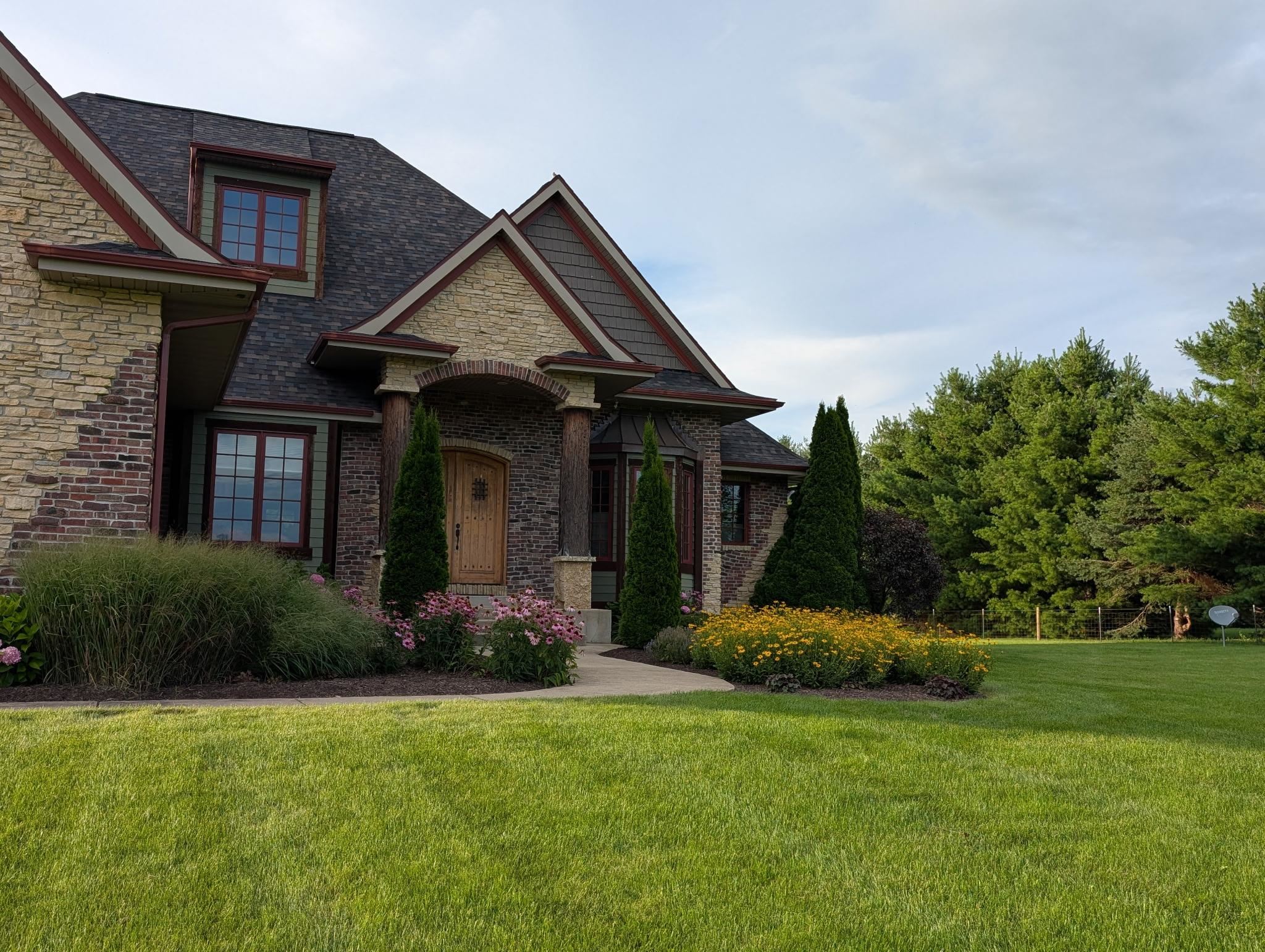 Rockford, Illinois 61102, United States, 4 Bedrooms Bedrooms, ,5 BathroomsBathrooms,Residential,Active,77147