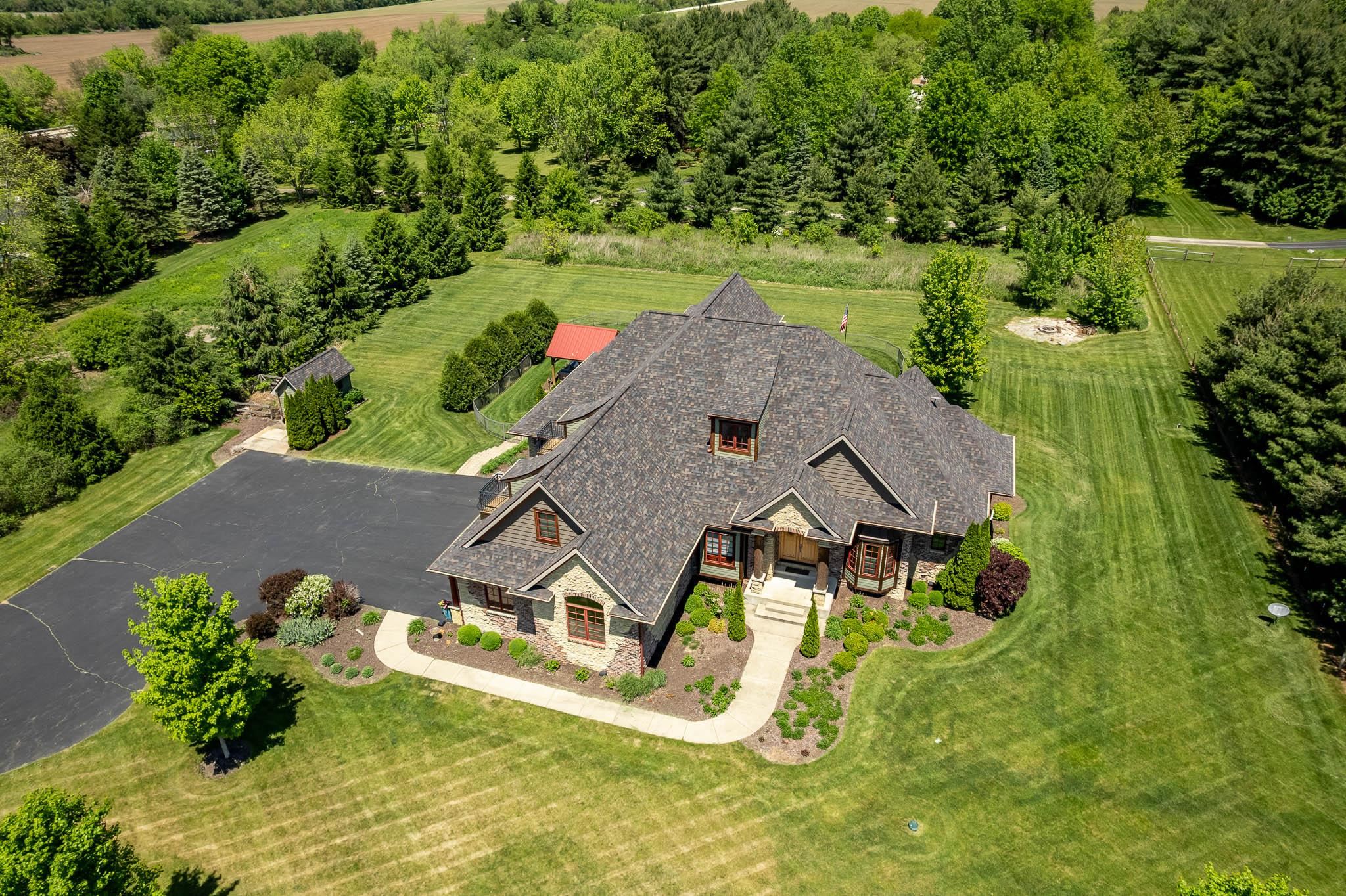 Rockford, Illinois 61102, United States, 4 Bedrooms Bedrooms, ,5 BathroomsBathrooms,Residential,Active,77147