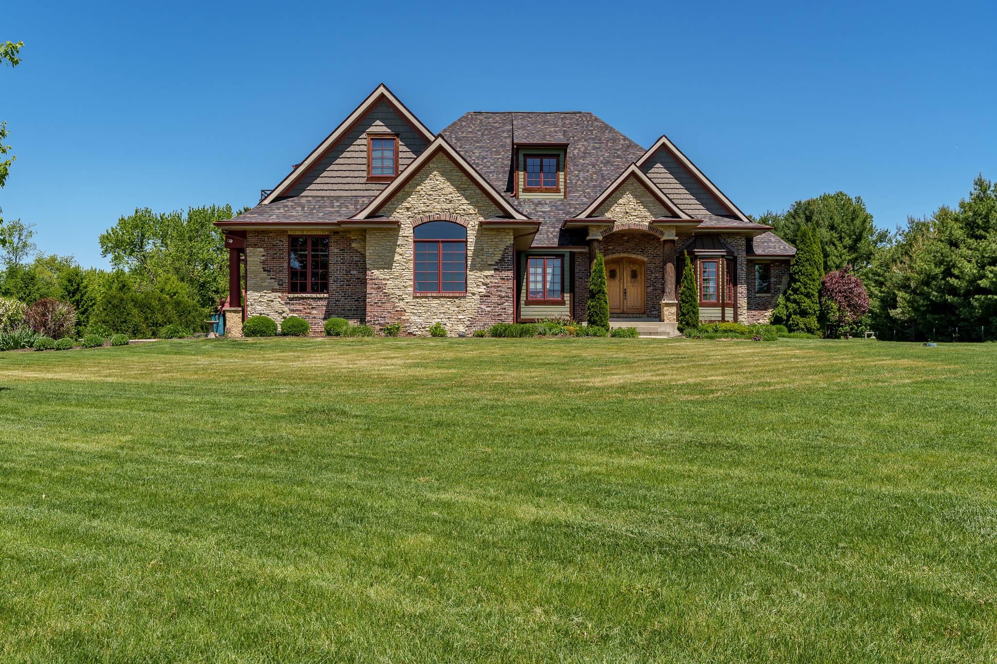 Rockford, Illinois 61102, United States, 4 Bedrooms Bedrooms, ,5 BathroomsBathrooms,Residential,Active,77147