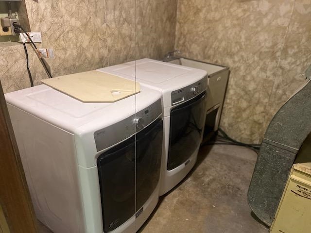 Rockford, Illinois 61109, United States, 6 Bedrooms Bedrooms, ,2 BathroomsBathrooms,Residential,Pending,41768