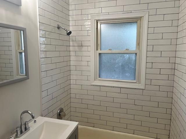 Rockford, Illinois 61109, United States, 6 Bedrooms Bedrooms, ,2 BathroomsBathrooms,Residential,Pending,41768