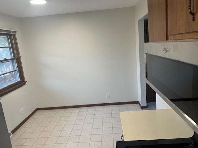 Rockford, Illinois 61109, United States, 6 Bedrooms Bedrooms, ,2 BathroomsBathrooms,Residential,Pending,41768