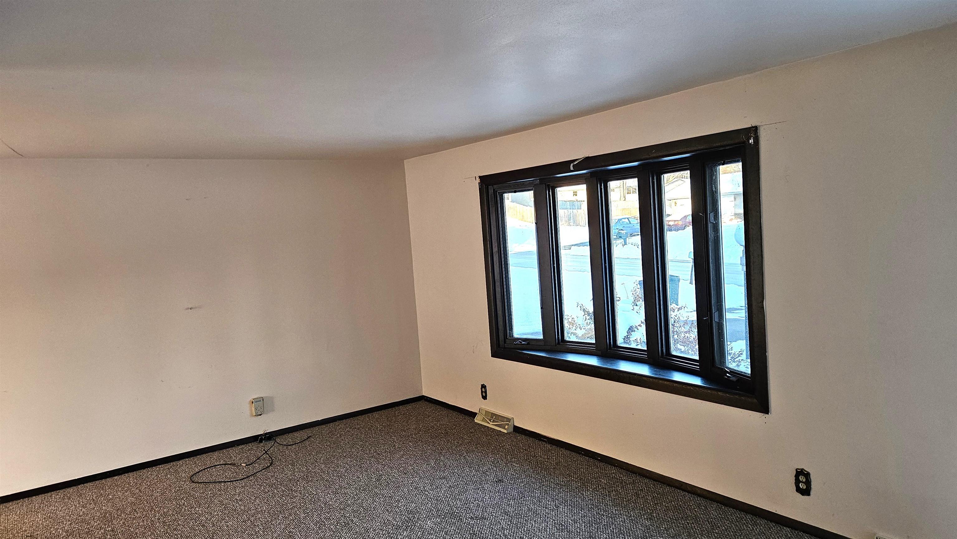 Rockford, Illinois 61109, United States, 3 Bedrooms Bedrooms, ,1 BathroomBathrooms,Residential,Active,251709