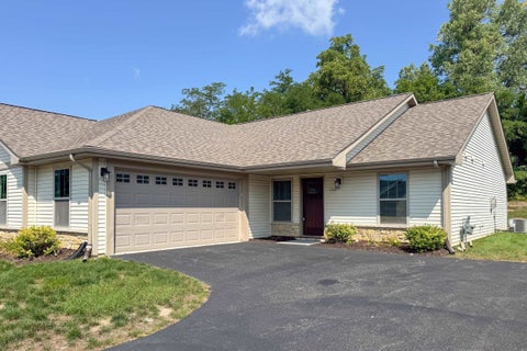 Condo For Sale - 5604 Jackies Drive<br/> Winnebago County, LOVES PARK, IL 61111