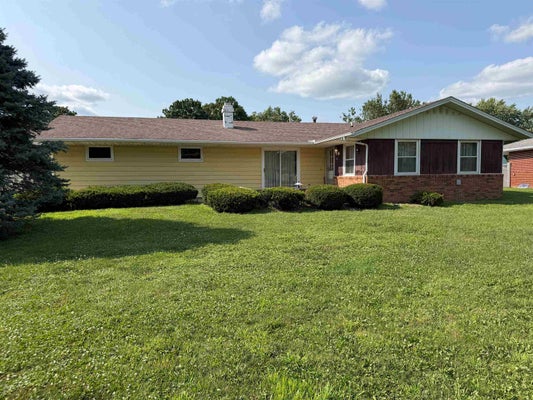 710 CAROLYN ST, MENDOTA, IL 61342 - Image b402d6dcbab86d45dac09cea27a3e6ce/3884343330