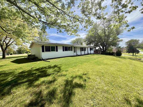 Homes For Sale - 320 W Benton Street<br/> Carroll County, MOUNT CARROLL, IL 61053