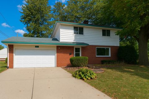 Homes For Sale - 1244 Lacresta Drive<br/> Stephenson County, FREEPORT, IL 61032