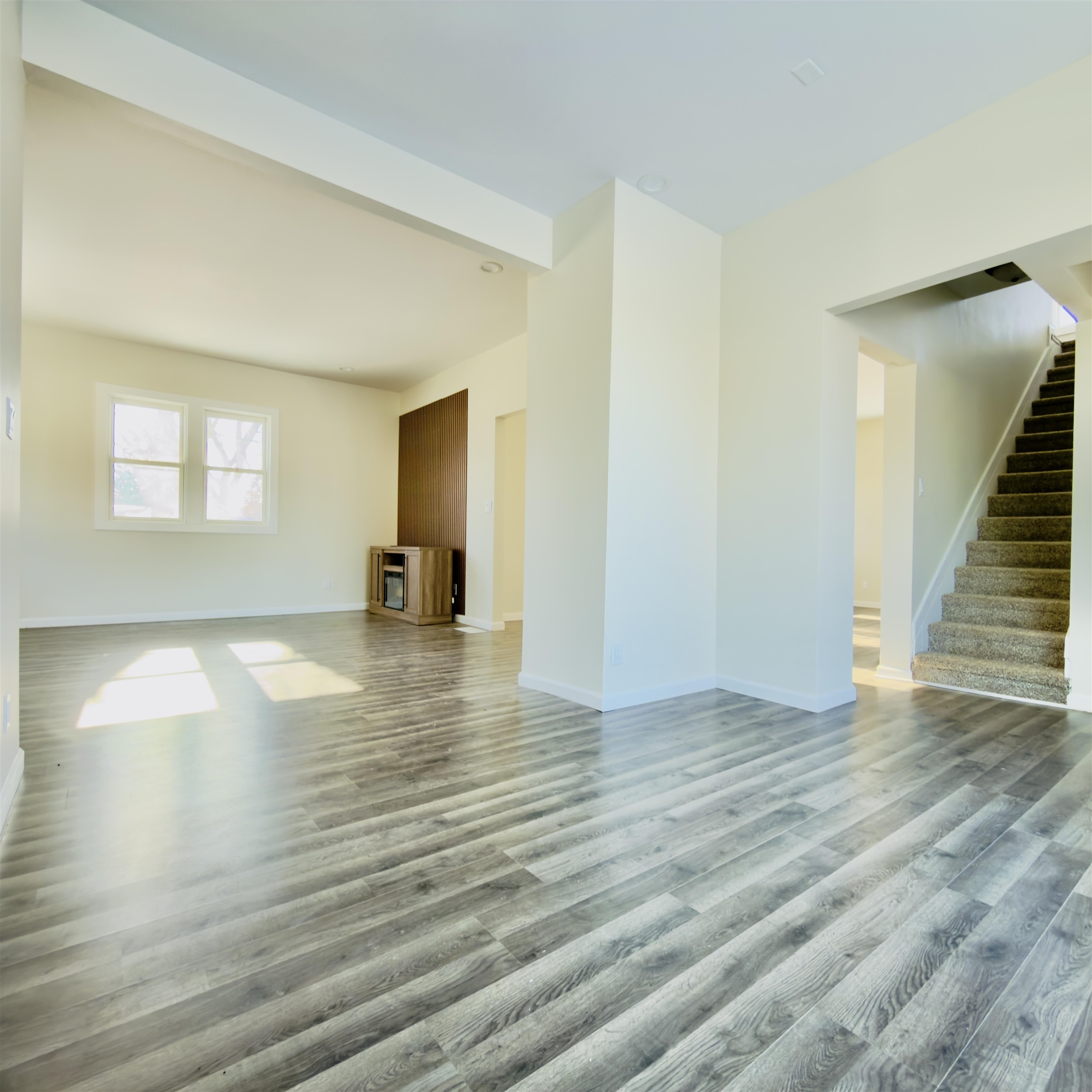 407 Allen St - Photo 3