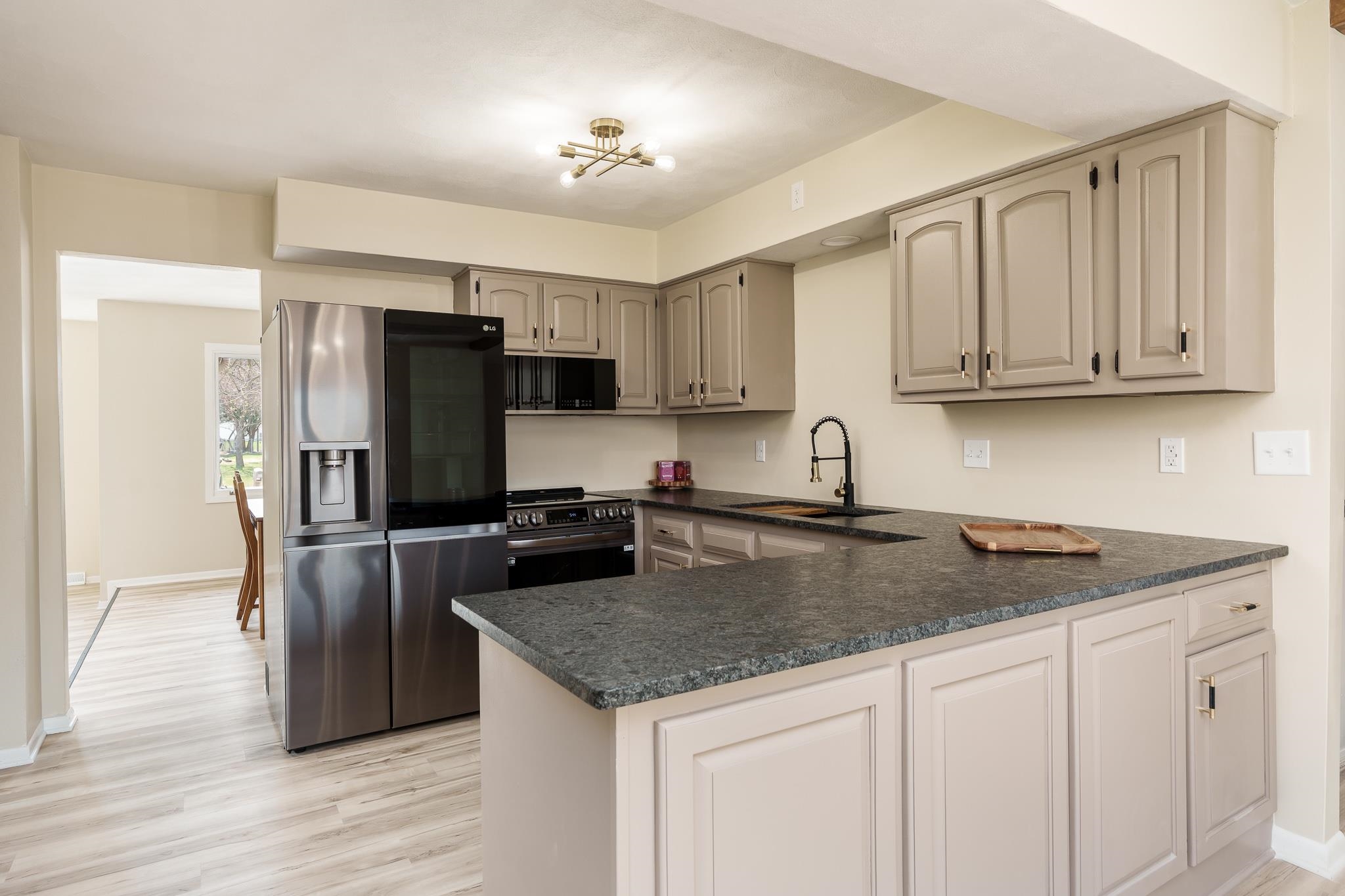 Rockford, Illinois 61114, United States, 3 Bedrooms Bedrooms, ,2 BathroomsBathrooms,Residential,Active,107587