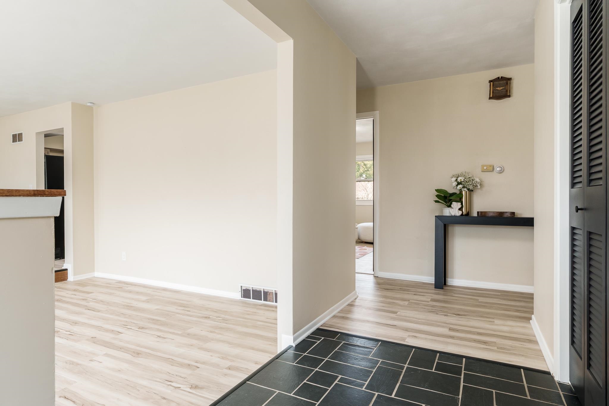 Rockford, Illinois 61114, United States, 3 Bedrooms Bedrooms, ,2 BathroomsBathrooms,Residential,Active,107587