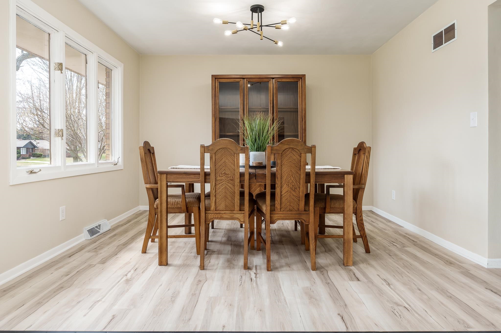 Rockford, Illinois 61114, United States, 3 Bedrooms Bedrooms, ,2 BathroomsBathrooms,Residential,Active,107587