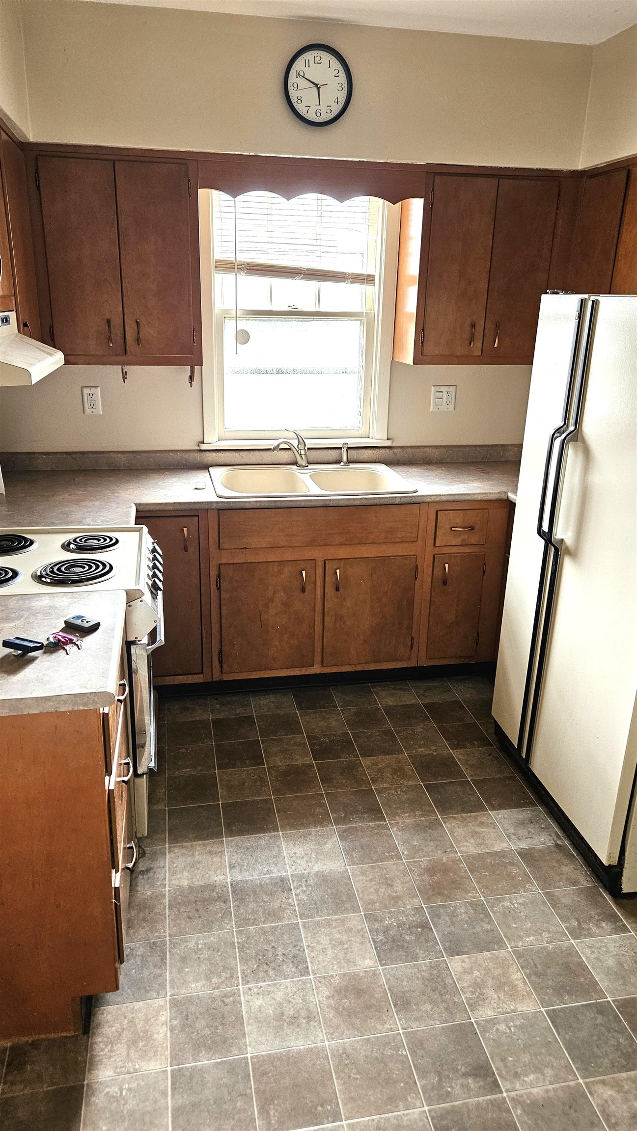 Rockford, Illinois 61104, United States, 4 Bedrooms Bedrooms, ,2 BathroomsBathrooms,Residential,Pending,27602